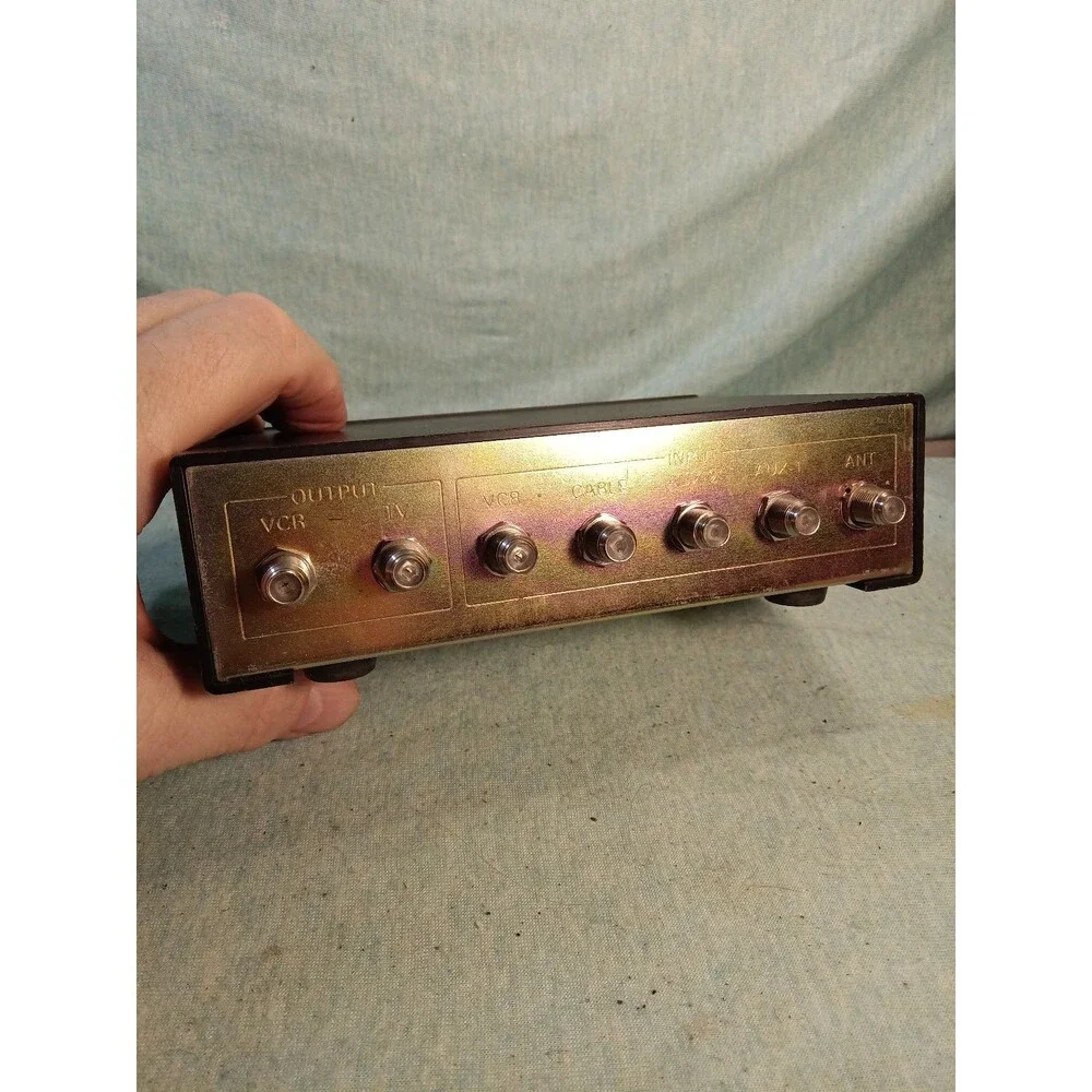 Radio Shack Archer Video Selector Input Output Push Button Controls #15-1266